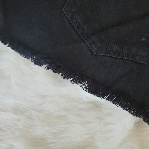 BLACK DENIM HIGH RISE CUTOFF SHORTS - Picture 6 of 7